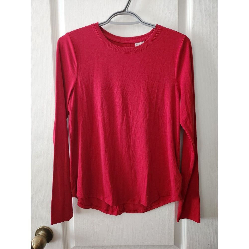 Athleta Women's Long Sleeve Top Crew Neck opening in the back Red Size XS‎
